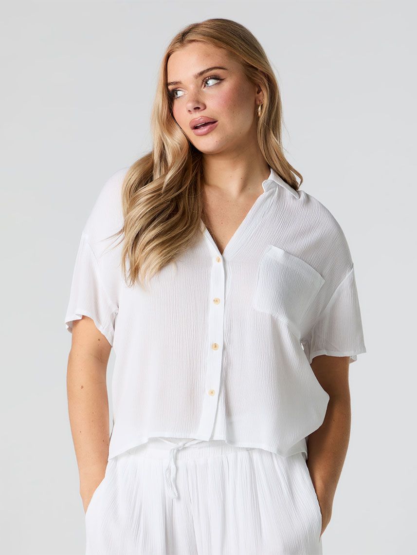 חולצת Flowy מכופתרת קצרה