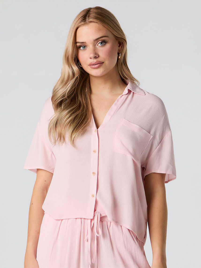 חולצת Flowy מכופתרת קצרה