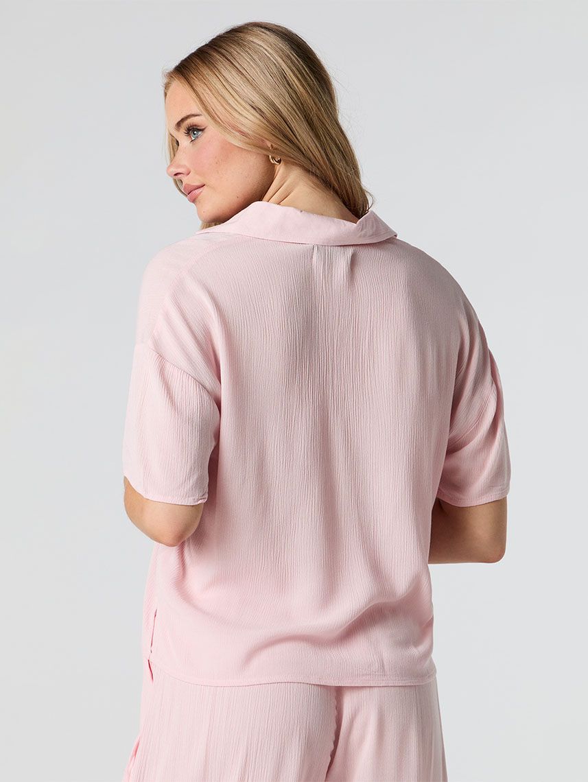 חולצת Flowy מכופתרת קצרה