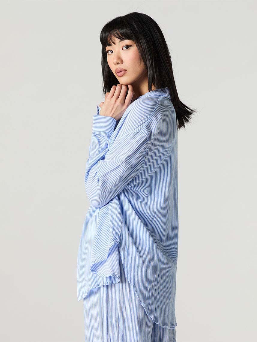 חולצת Flowy מכופתרת ארוכה