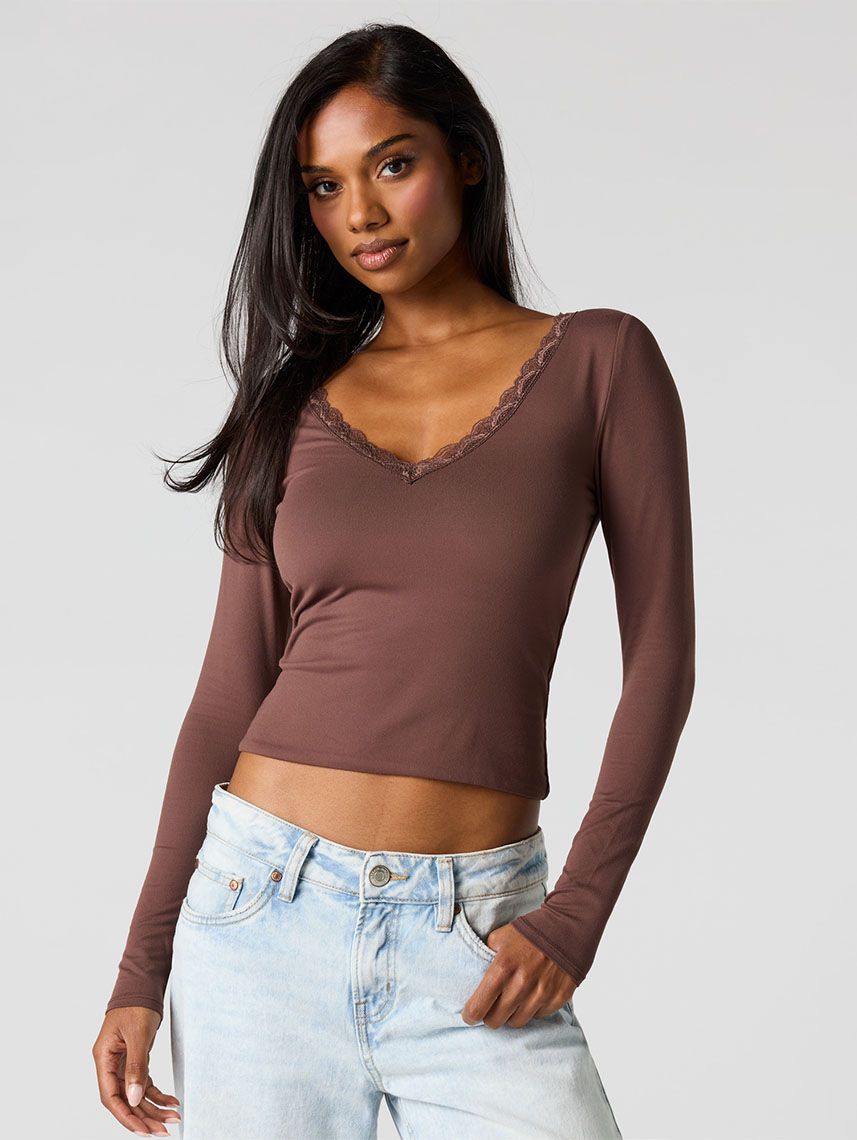 חולצה ארוכה עם מפתח תחרה