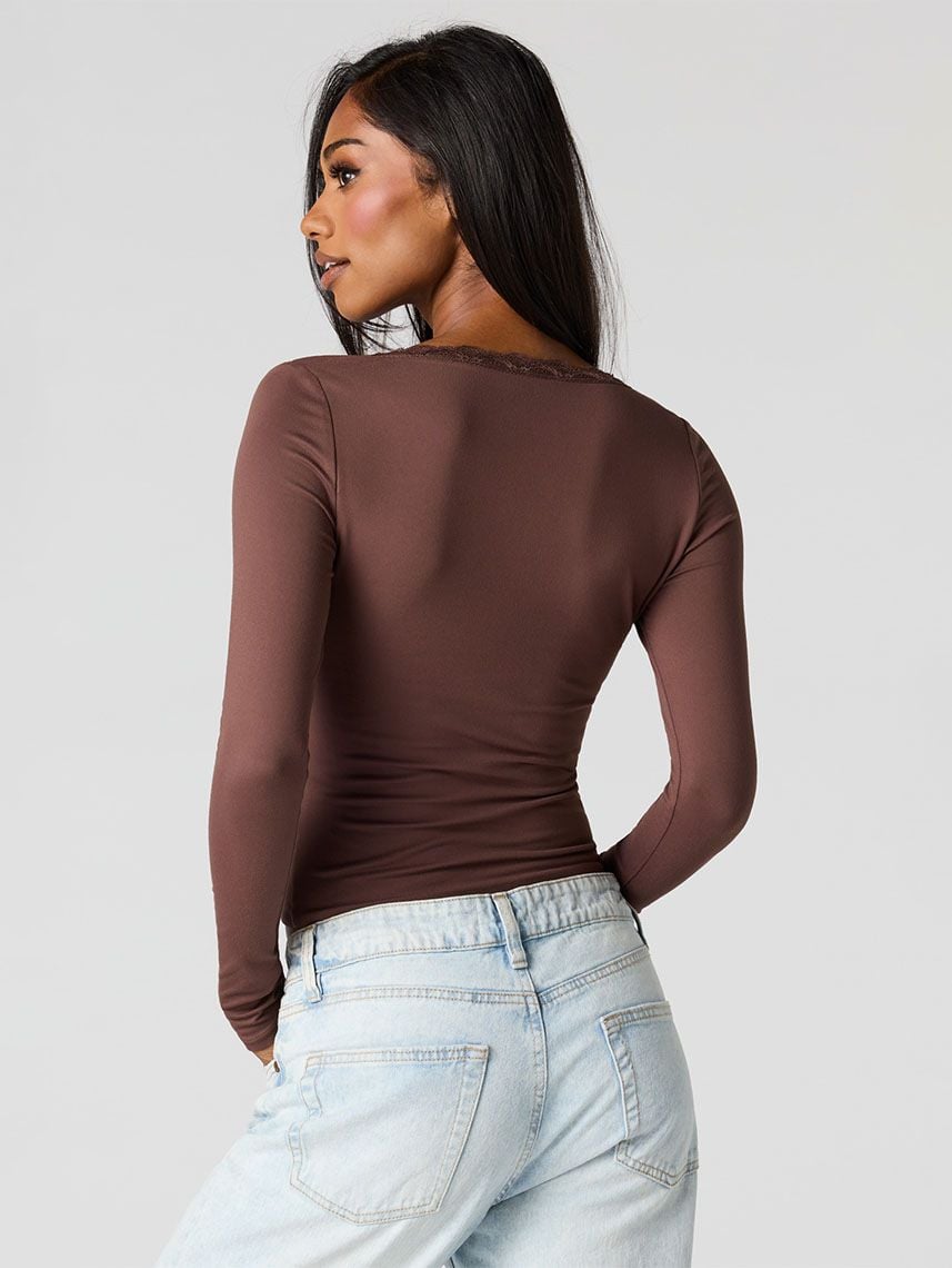 חולצה ארוכה עם מפתח תחרה