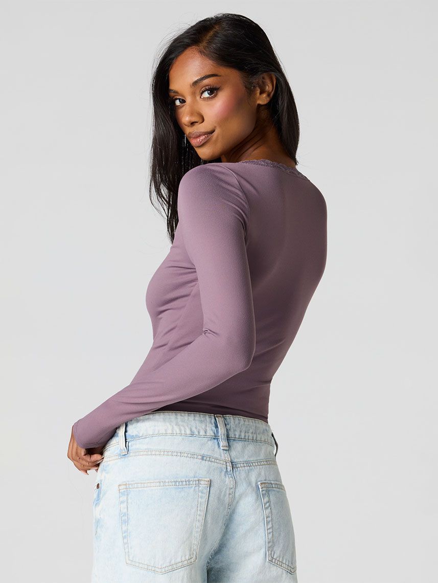 חולצה ארוכה עם מפתח תחרה