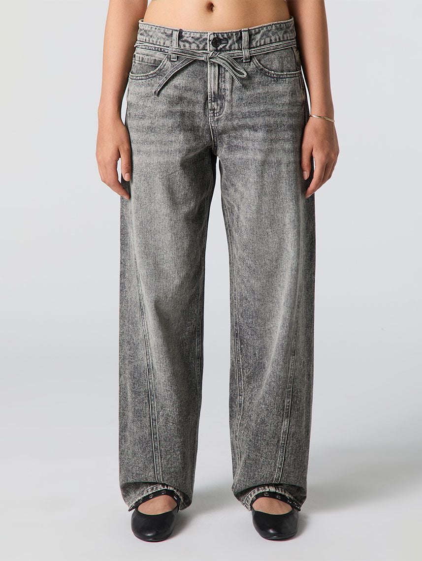 ג’ינס LOW RISE-BAGGY עם חגורה