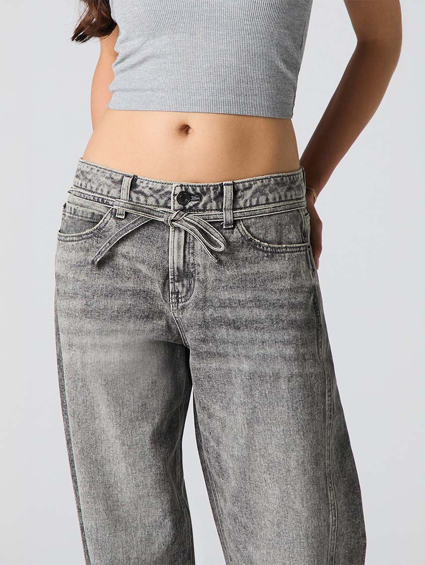 ג’ינס LOW RISE-BAGGY עם חגורה