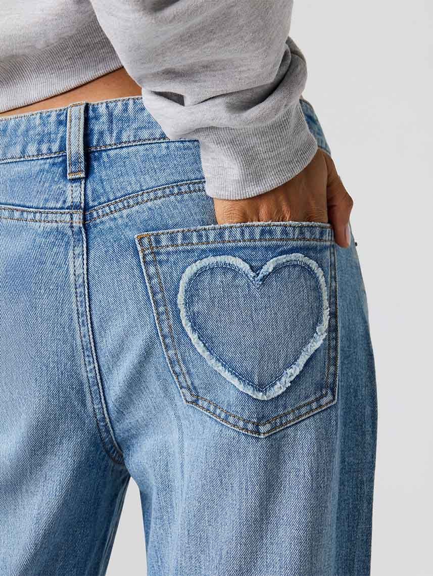 ג’ינס LOW RISE-BAGGY עם רקמה