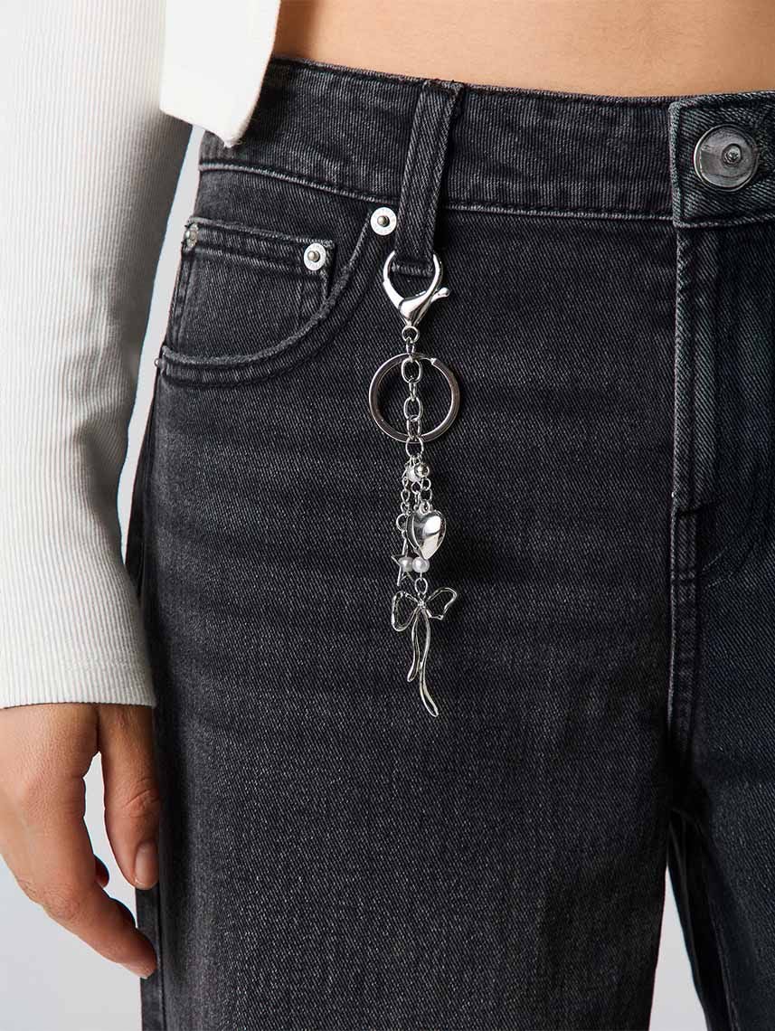 ג’ינס LOW RISE עם צ’ארם