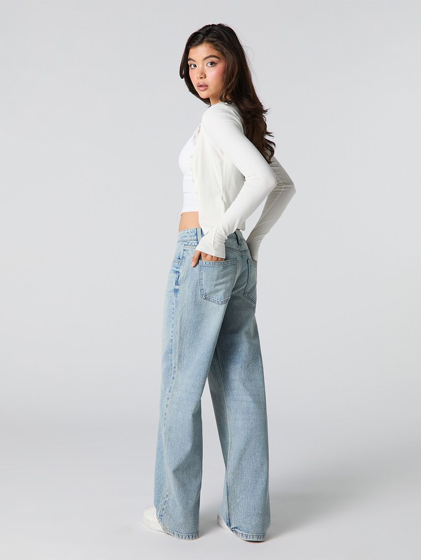 ג’ינס LOW RISE עם צ’ארם