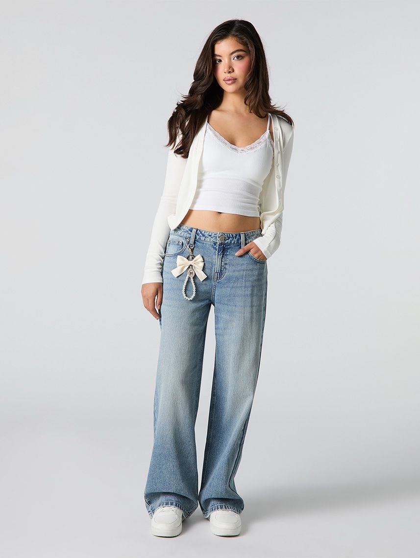 ג’ינס LOW RISE עם צ’ארם