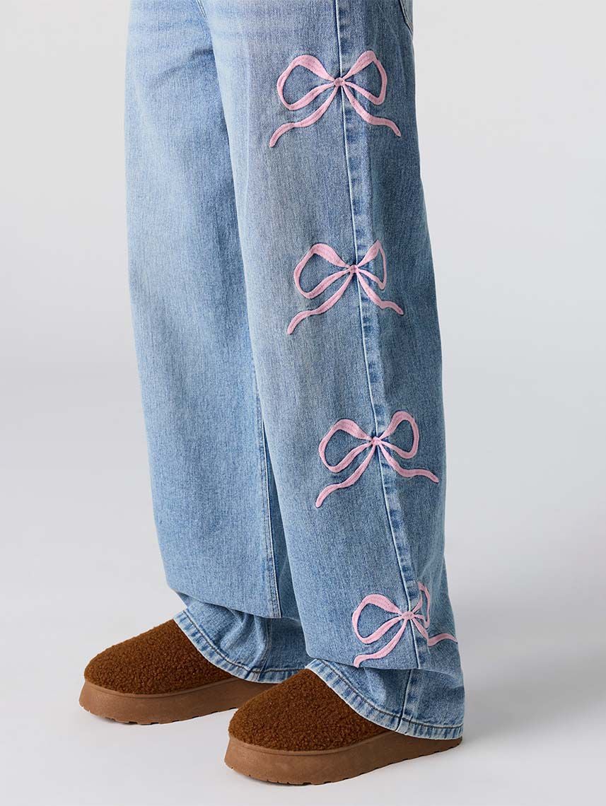 ג’ינס LOW RISE-BAGGY עם פפיונים