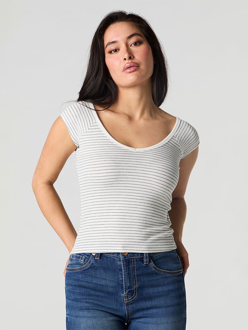 טי-שירט וי ריב