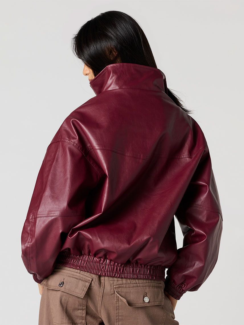 ג’קט אוברסייז דמוי עור