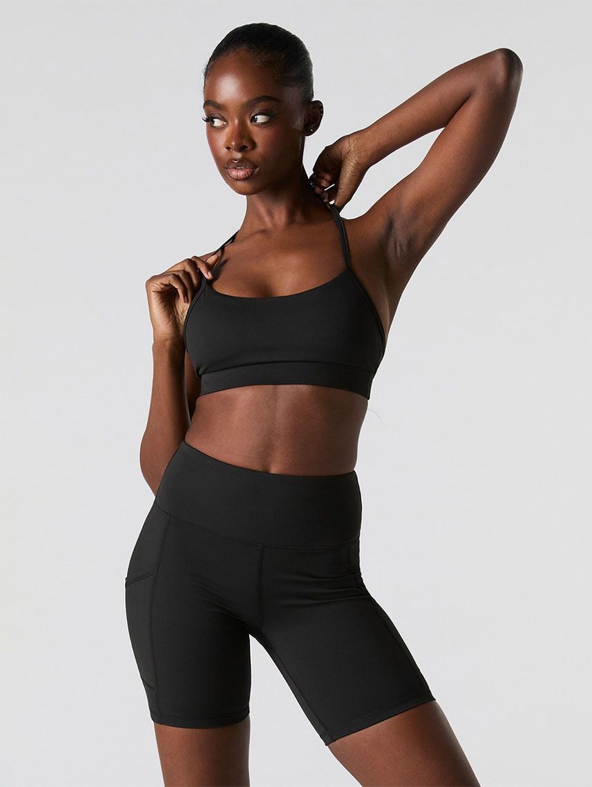 טייץ אקטיב קצר עם כיסים