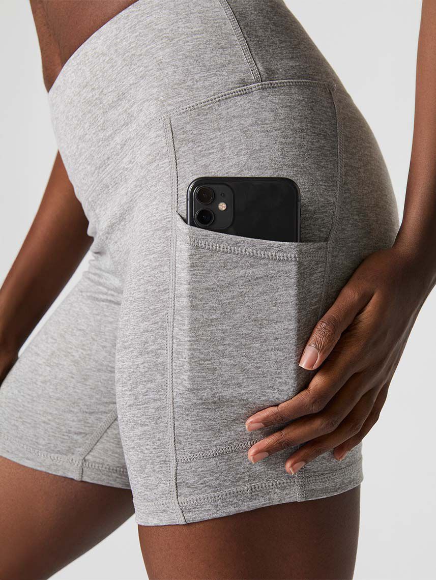 טייץ אקטיב קצר עם כיסים