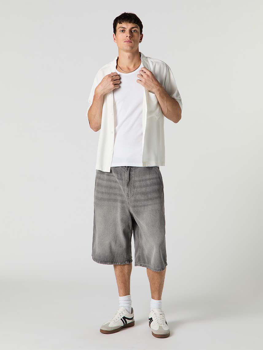 חולצה מכופתרת קצרה