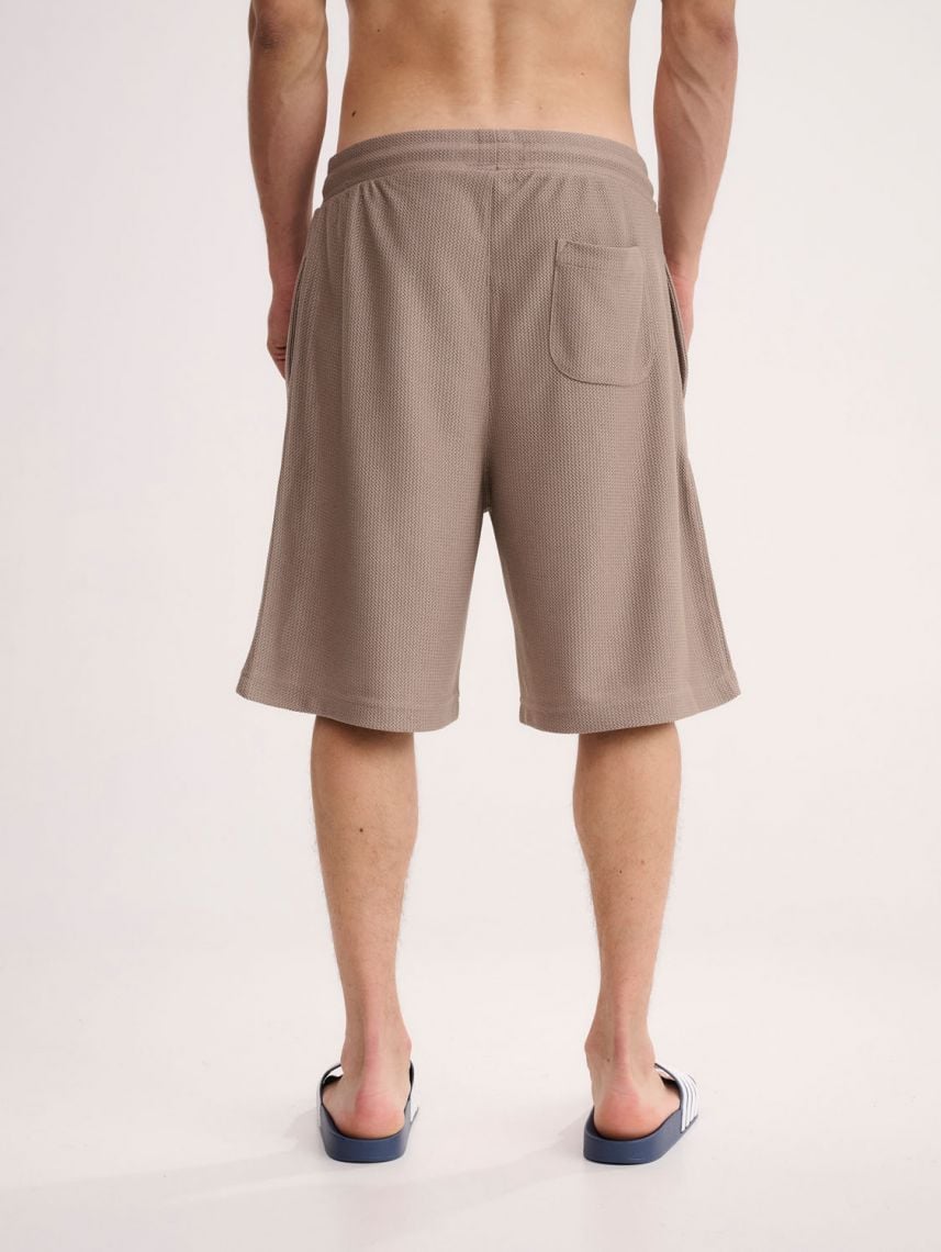 מכנסי טקסטורה עבים קצרים