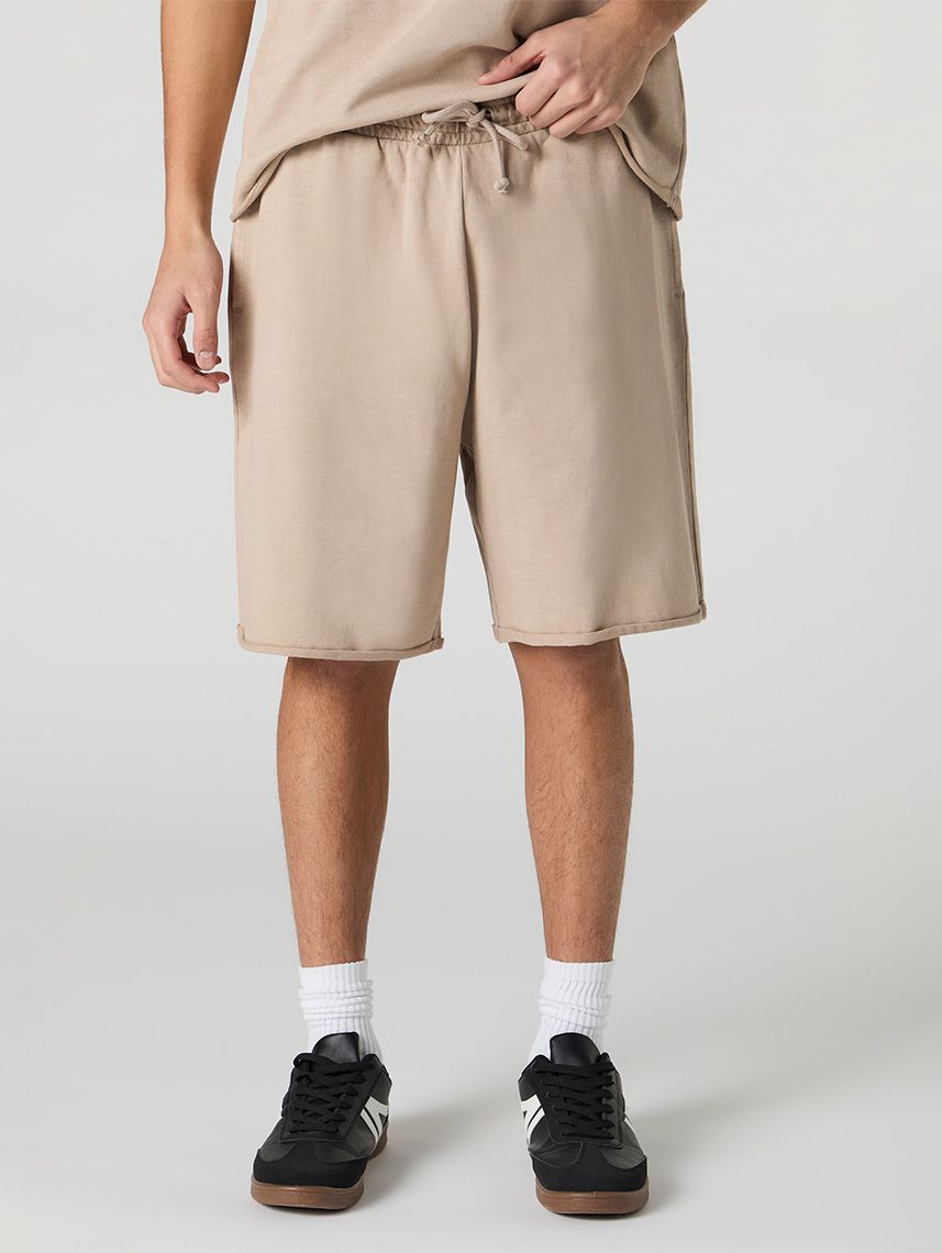 מכנסיים קצרים שטופים