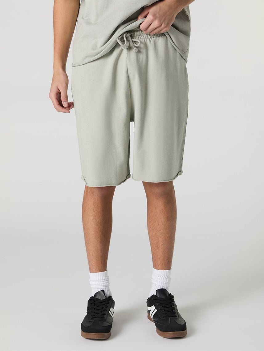 מכנסיים קצרים שטופים