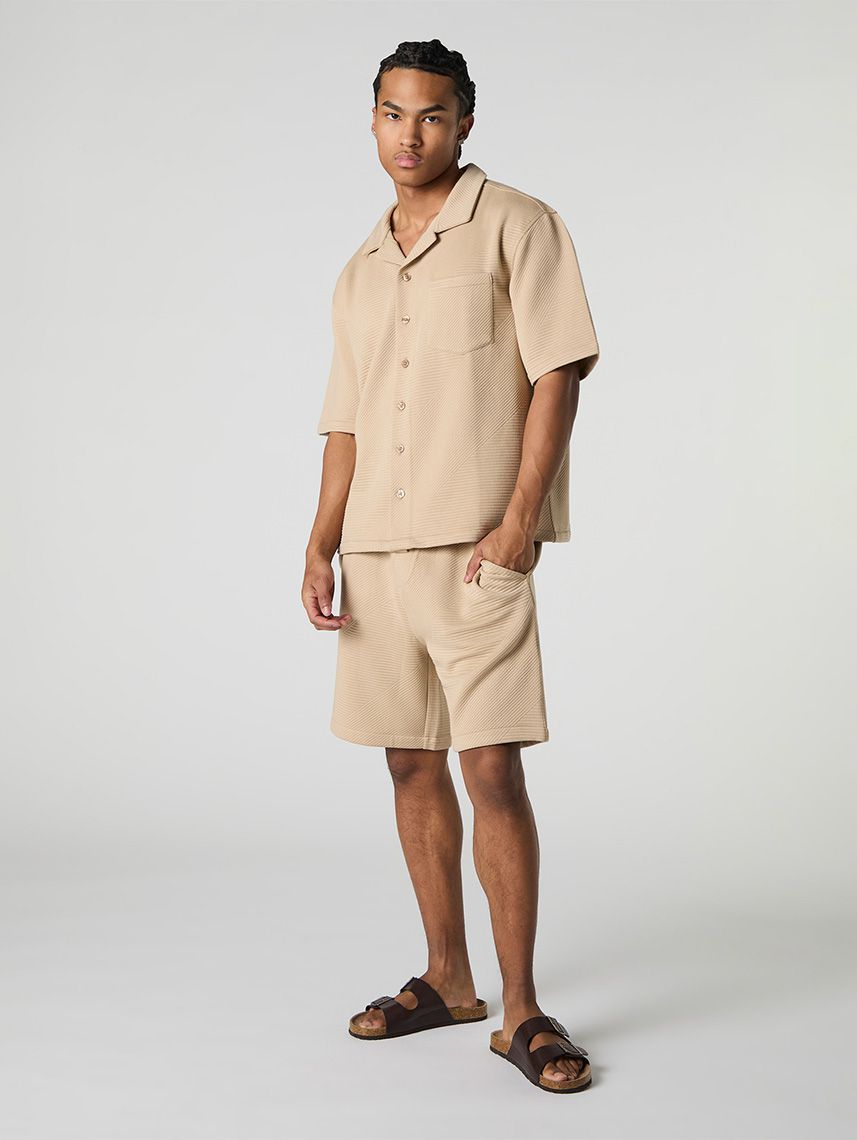 חולצת טקסטורה מכופתרת