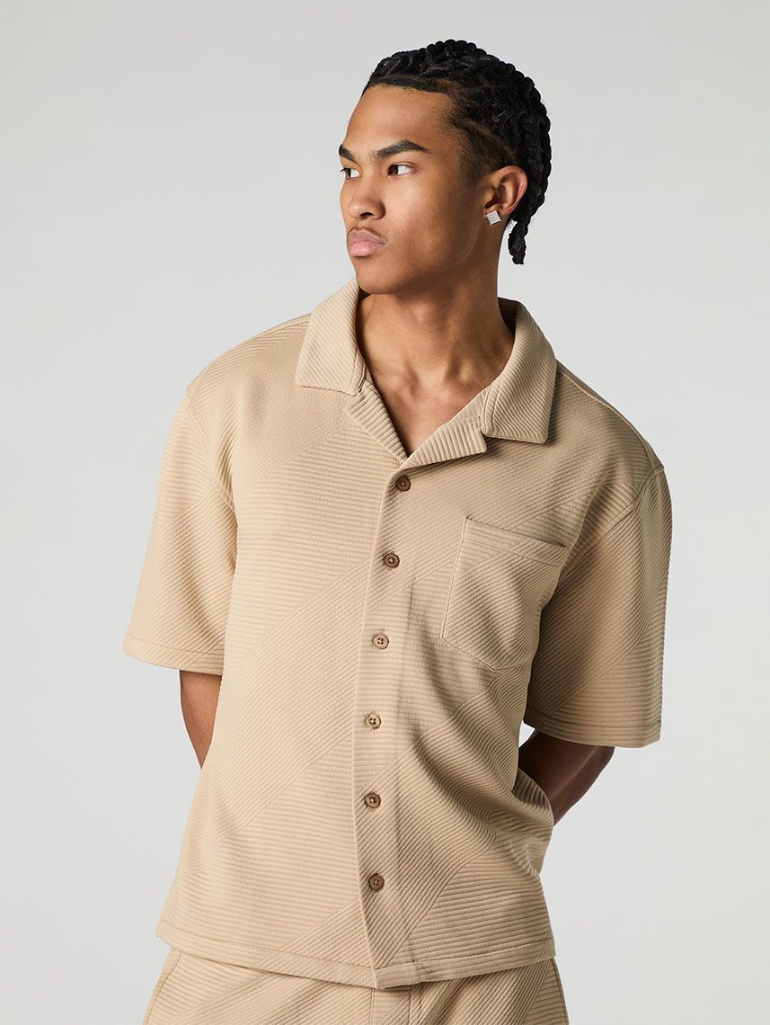 חולצת טקסטורה מכופתרת