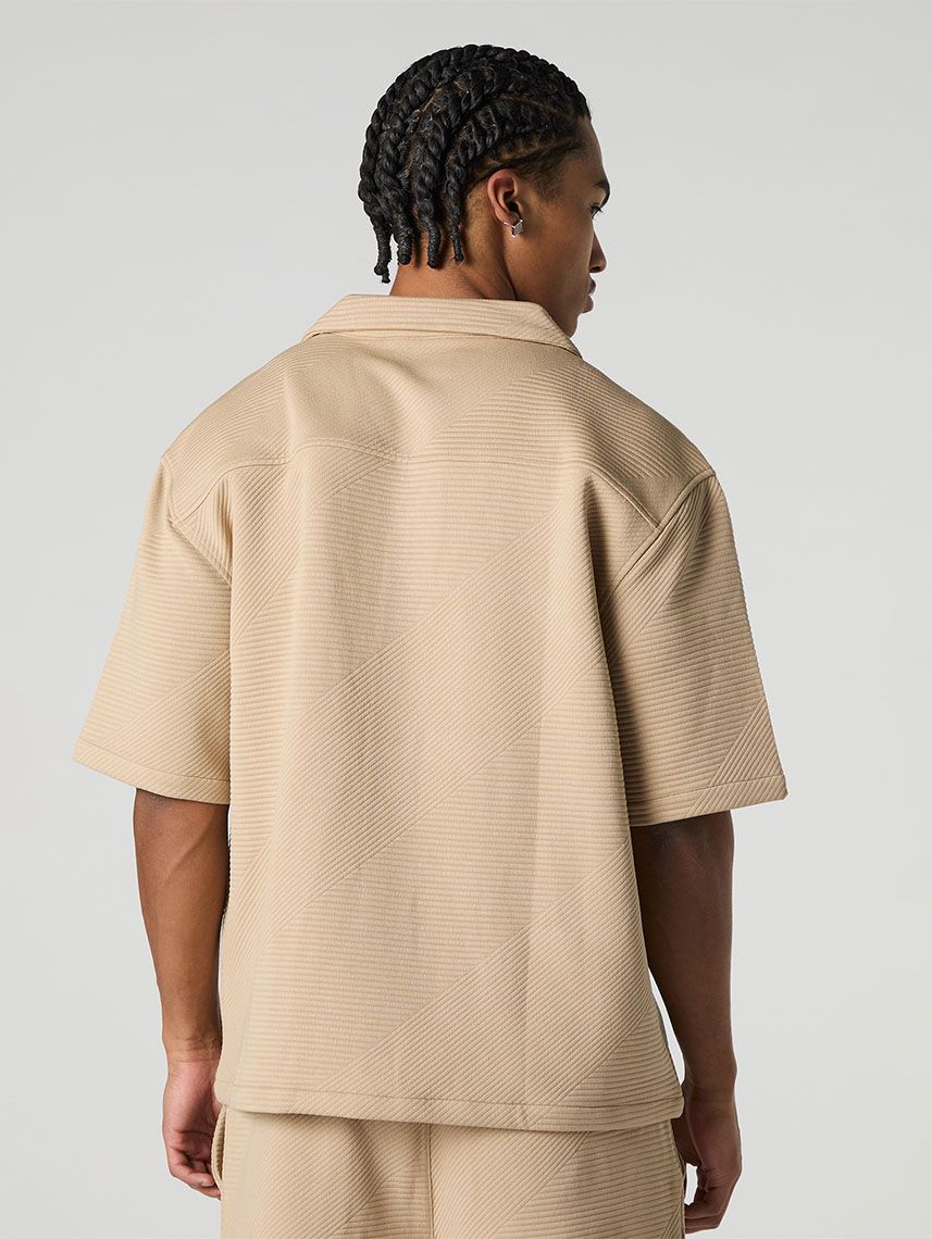 חולצת טקסטורה מכופתרת