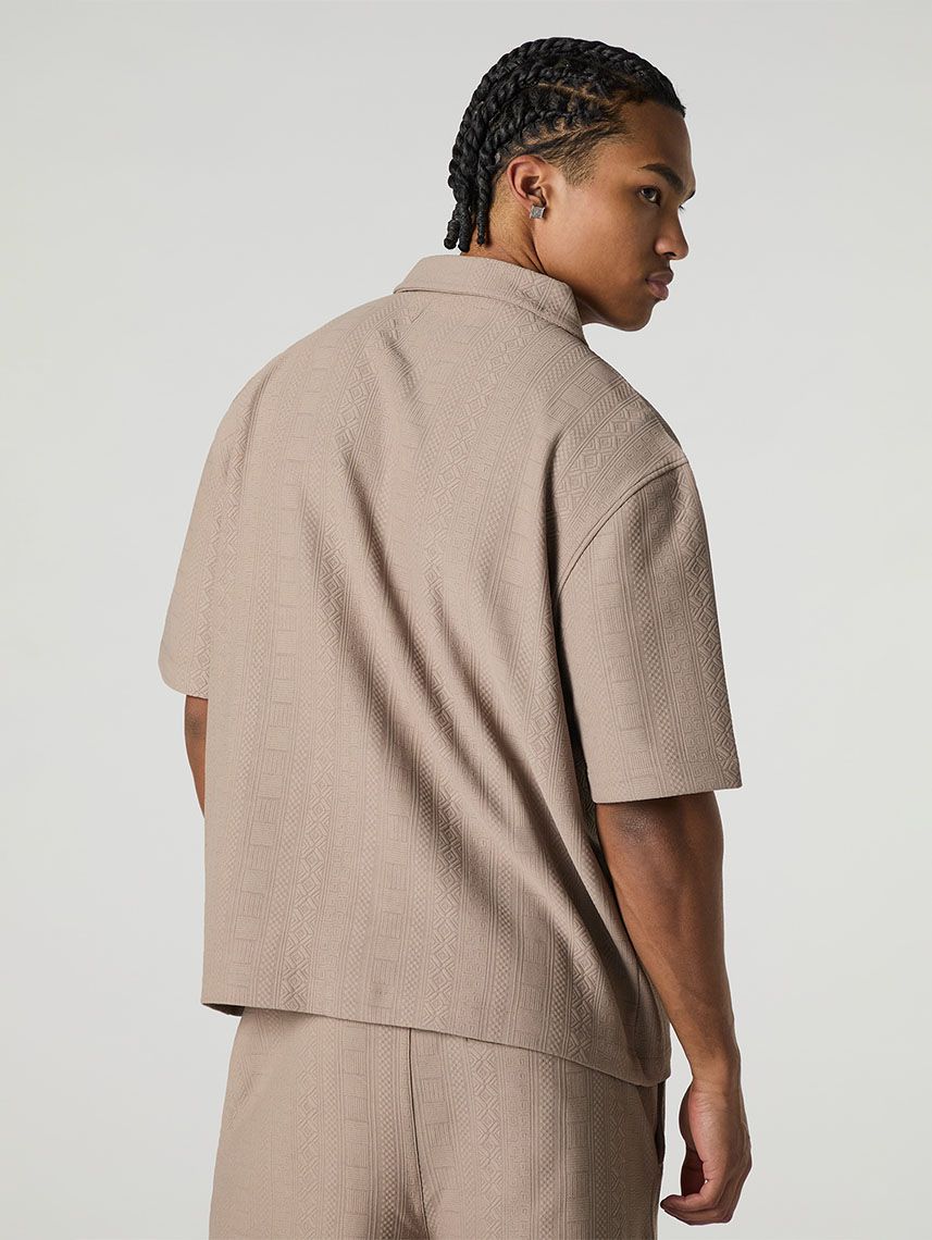 מכופתרת בוקסי טקסטורה