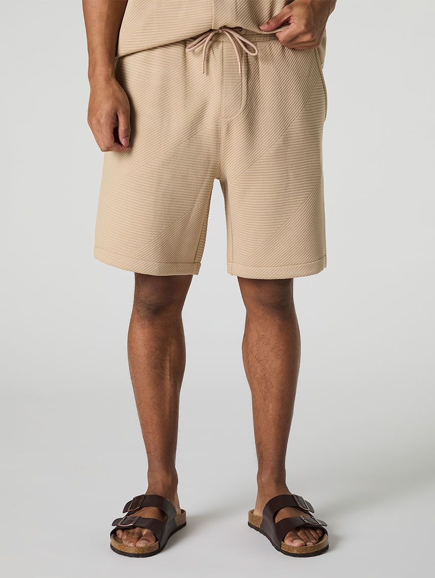 מכנסיים קצרים עם טקסטורה