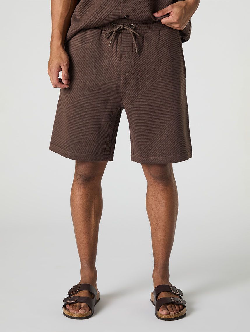 מכנסיים קצרים עם טקסטורה