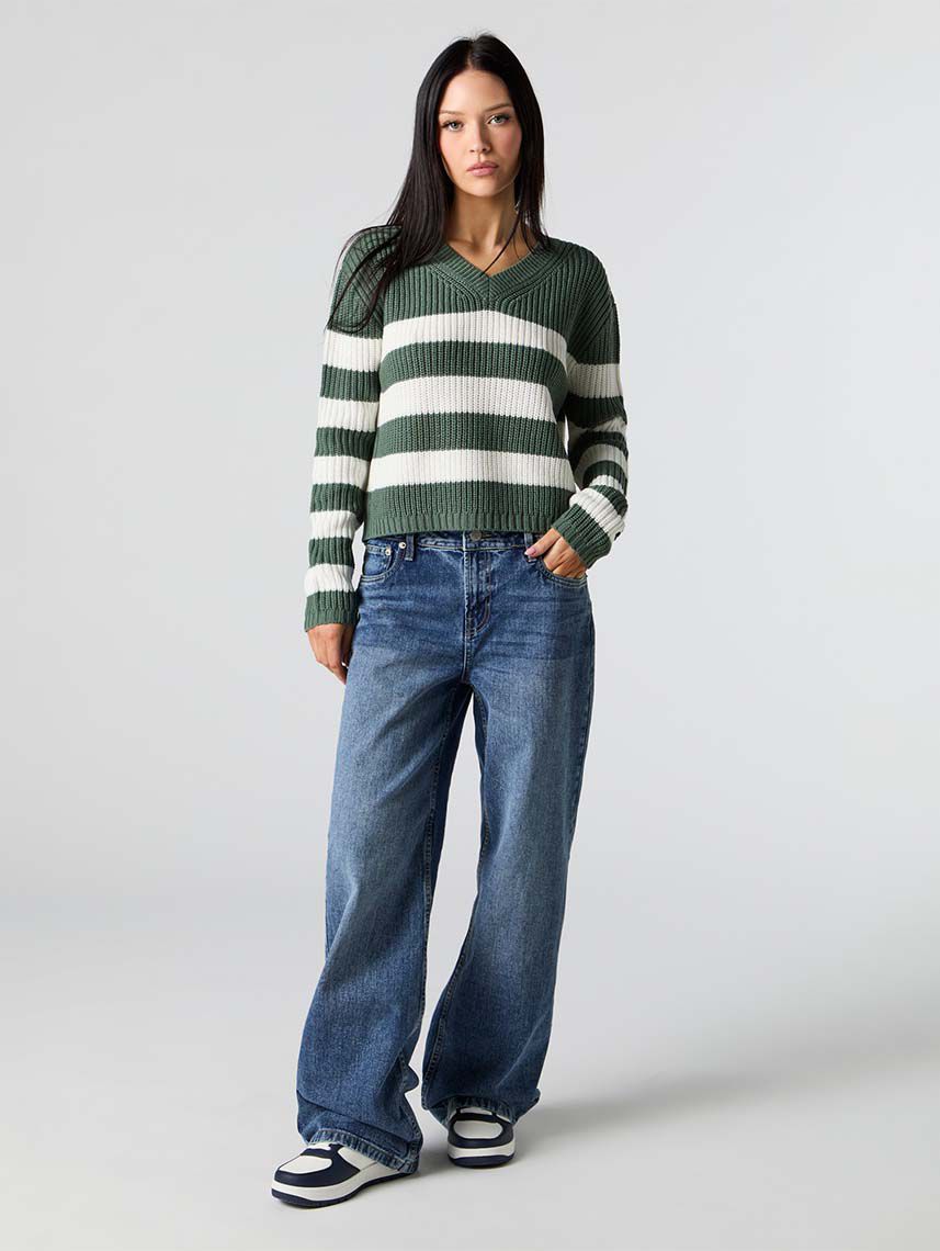 סוודר וי פסים