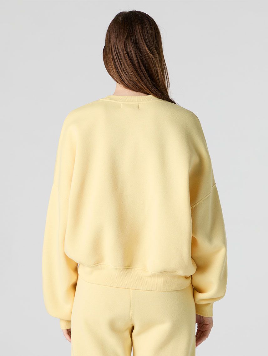 סווטישירט עם רקמה