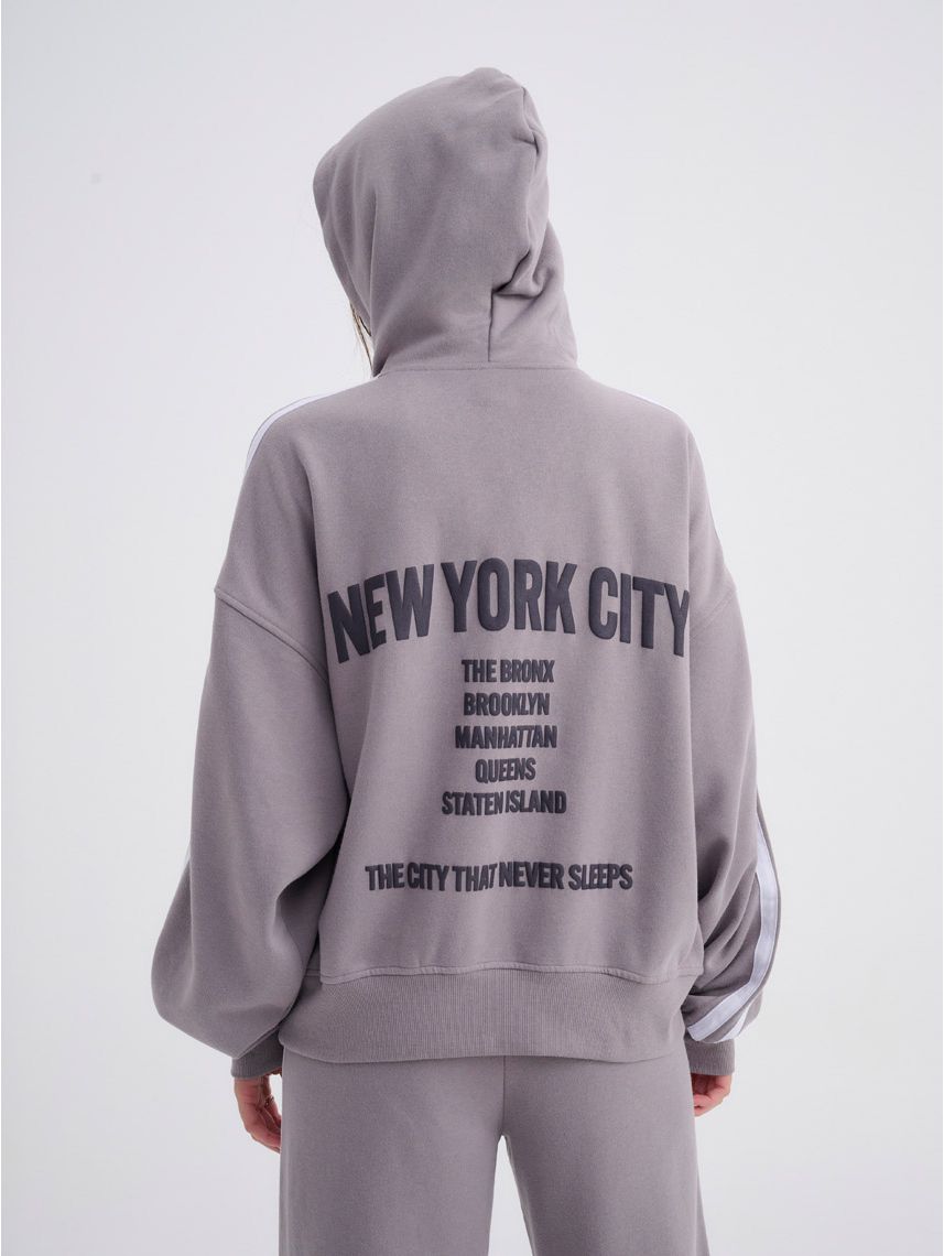 קפוצ’ון סיטי עם רקמה