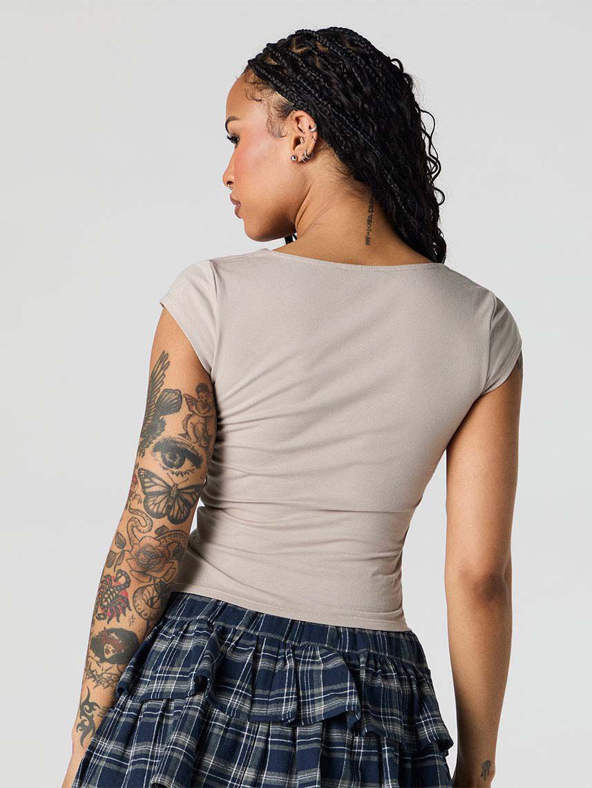 טי-שירט וי צמודה