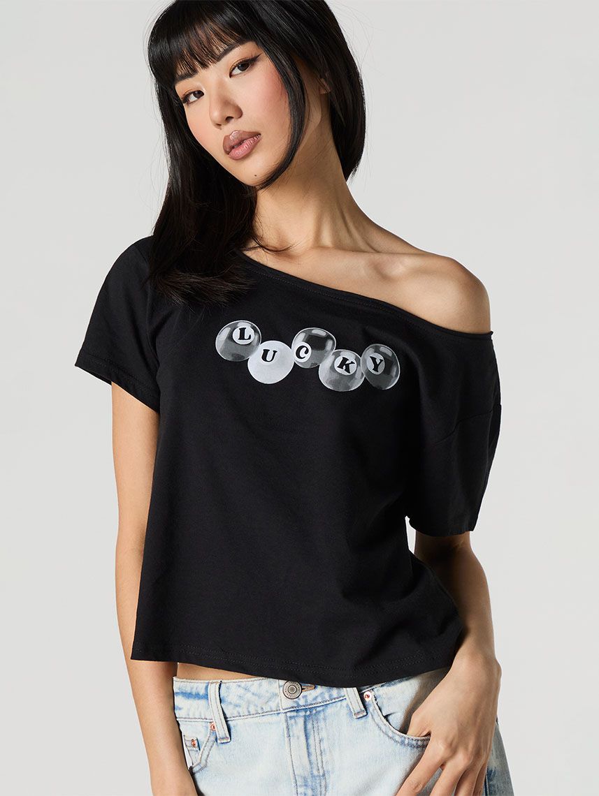 טי-שירט אוף שולדרס מודפסת