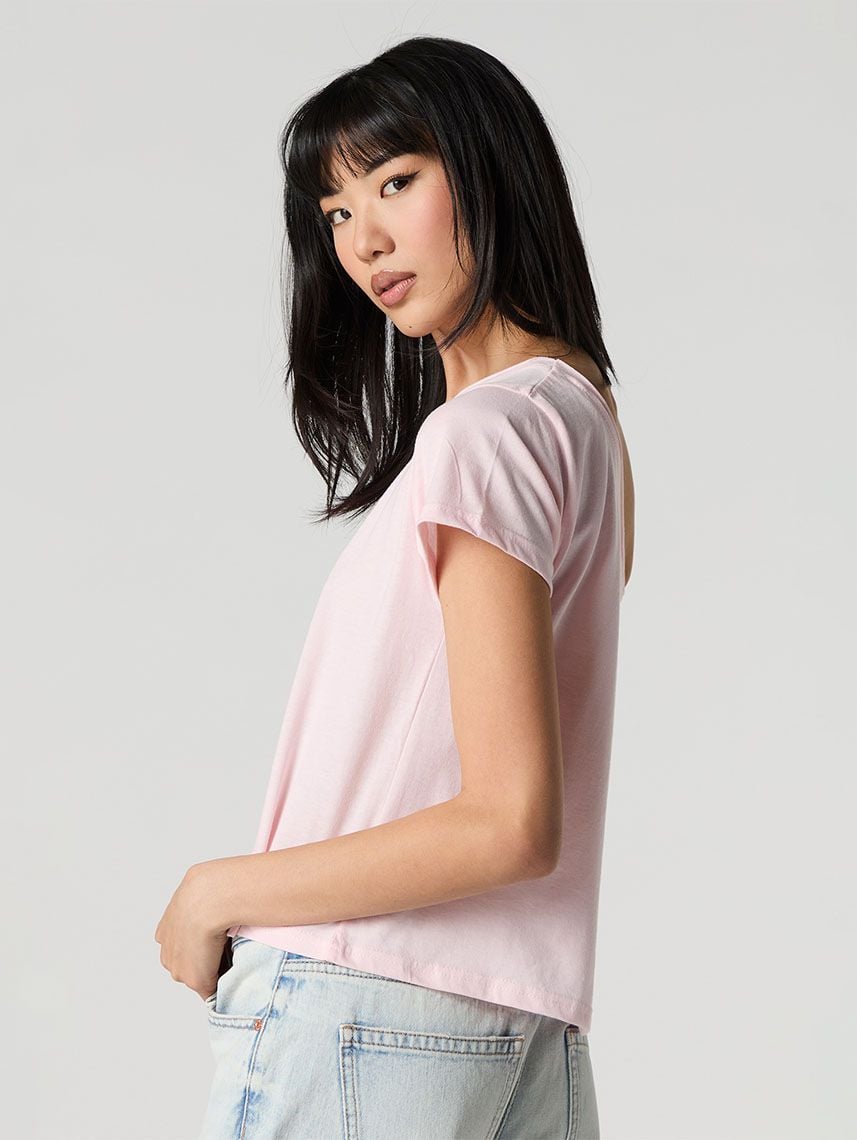 טי-שירט אוף שולדרס מודפסת