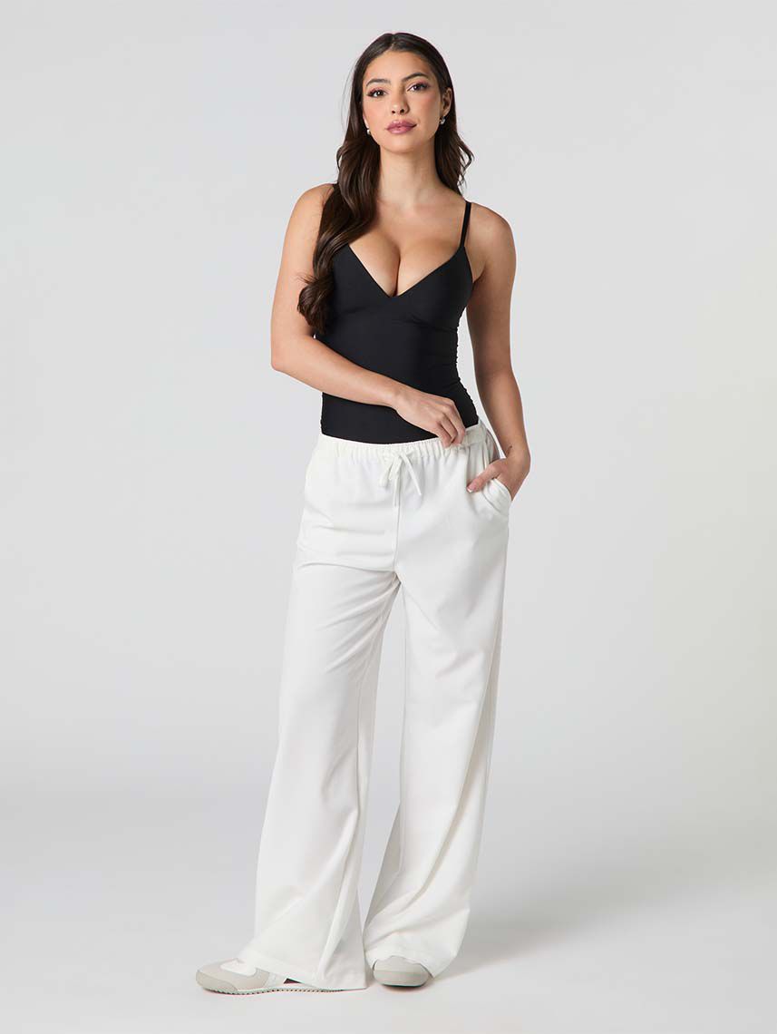 מכנסיים רחבים