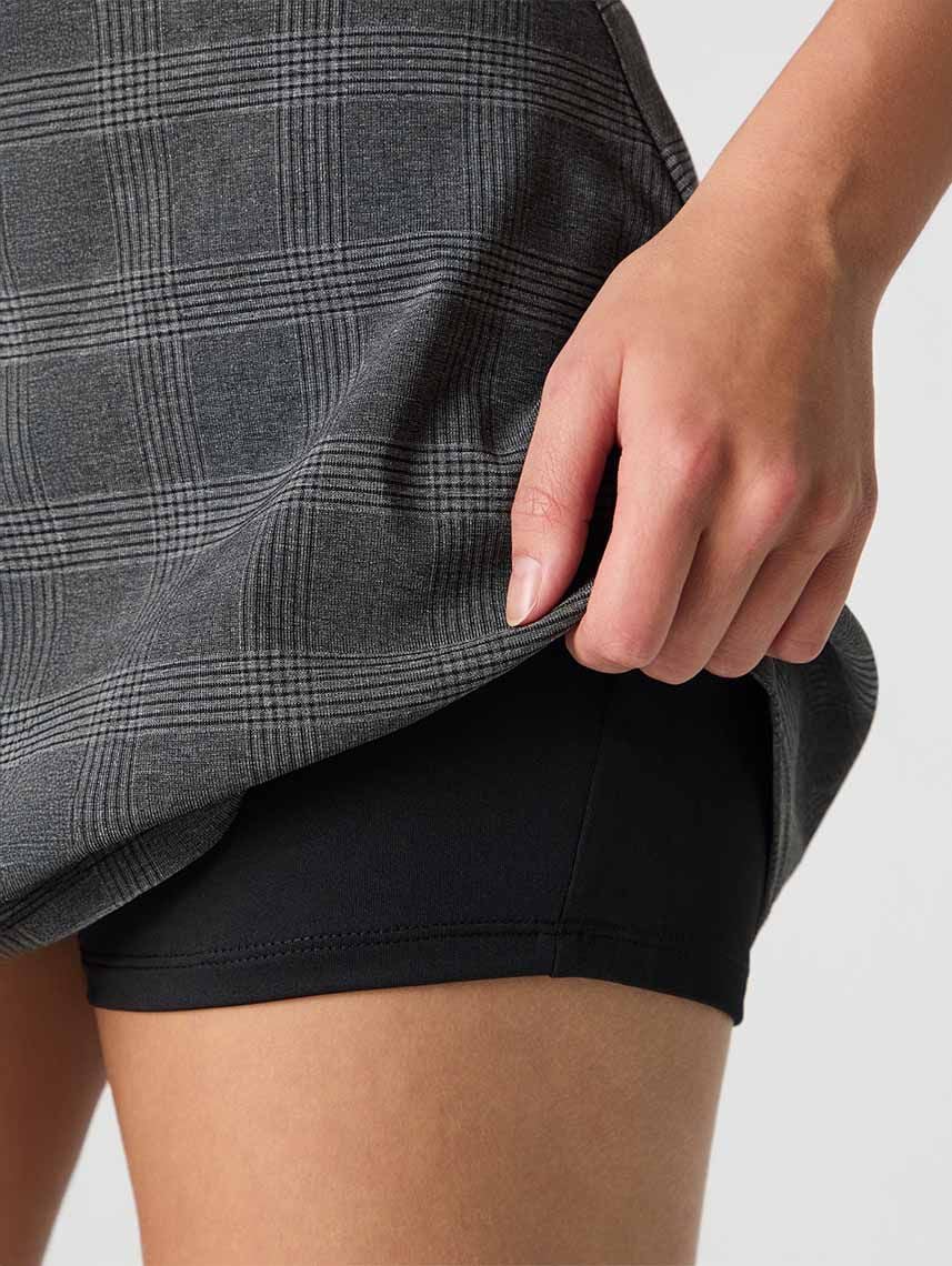 חצאית מיני קלאסית