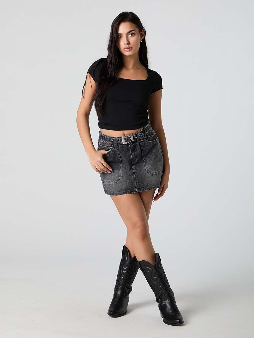 חצאית ג’ינס עם חגורה