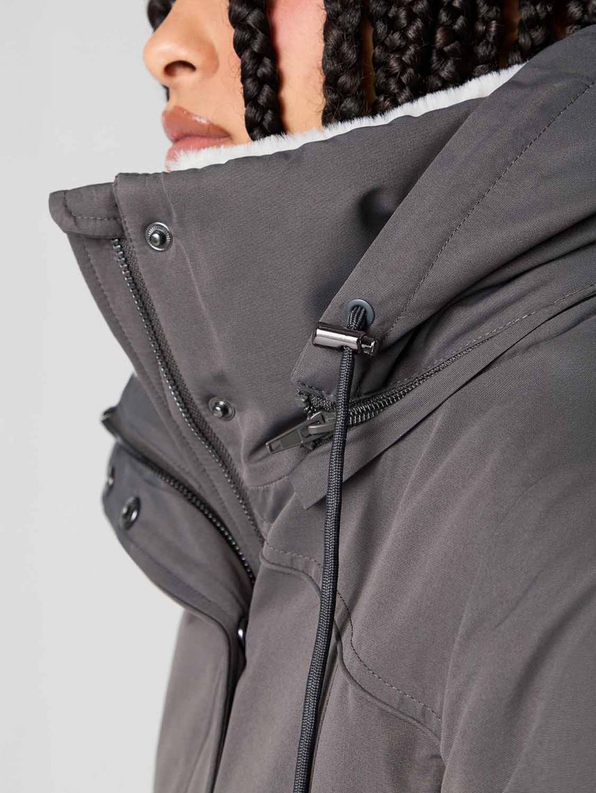 מעיל עם בטנה פרוותית