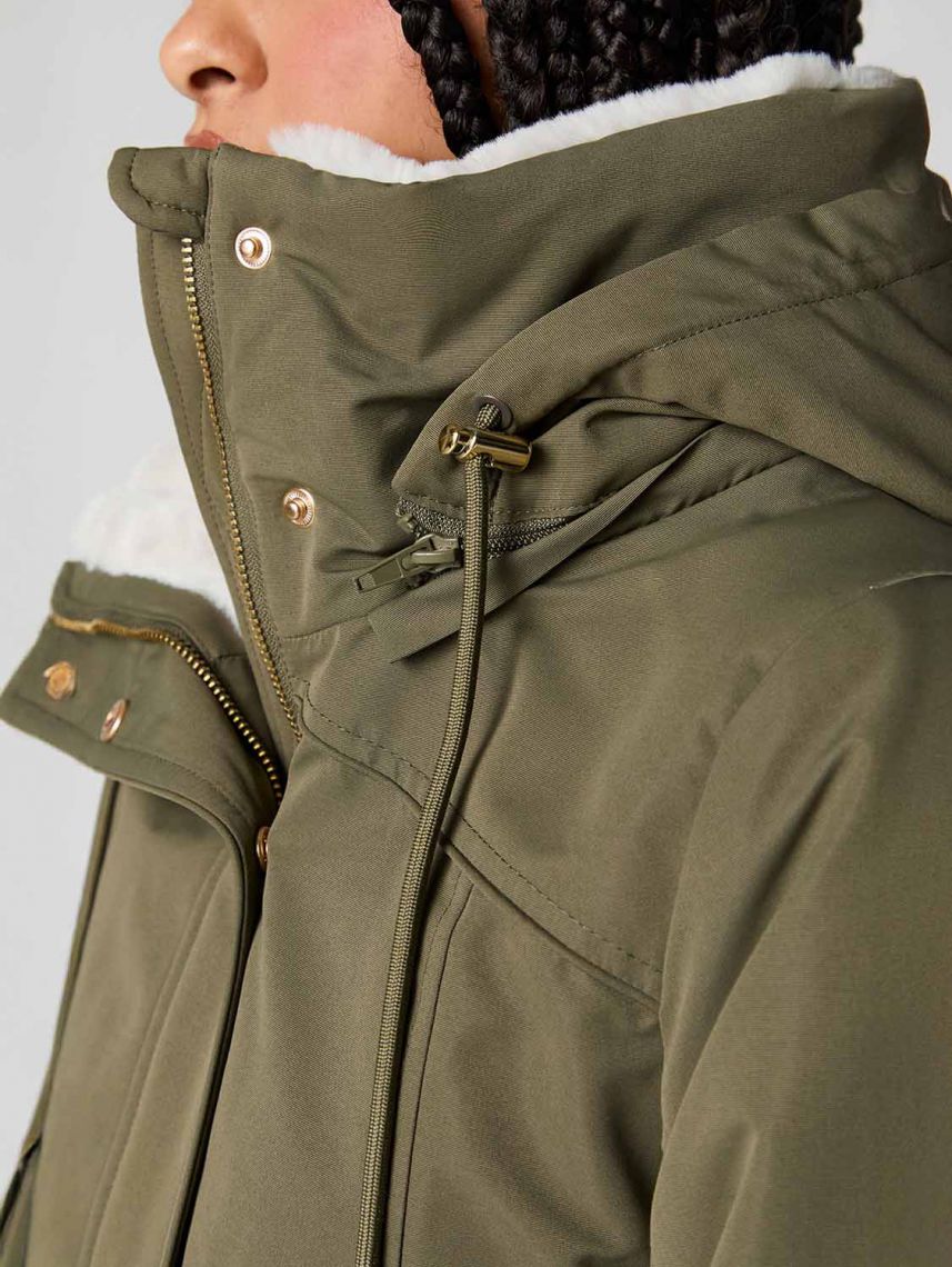 מעיל עם בטנה פרוותית