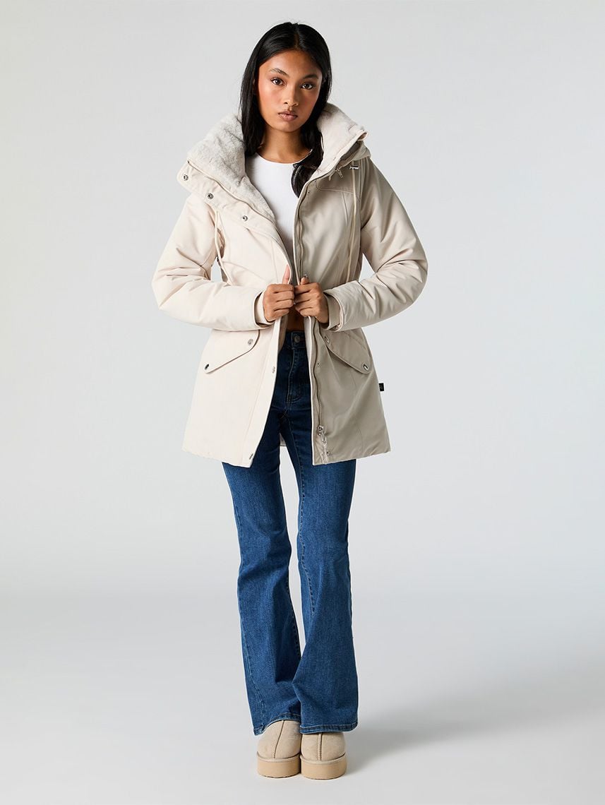 מעיל עם בטנה פרוותית