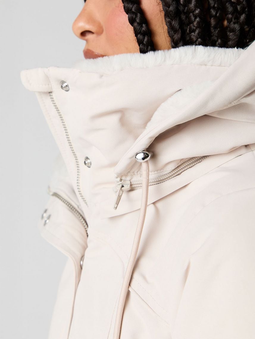 מעיל עם בטנה פרוותית