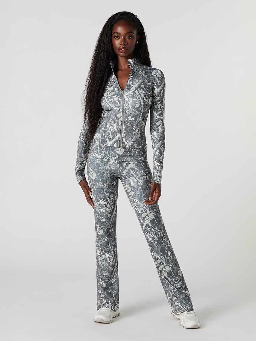 ג’קט אקטיב