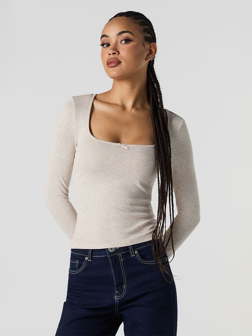 חולצה ארוכה מפתח מרובע