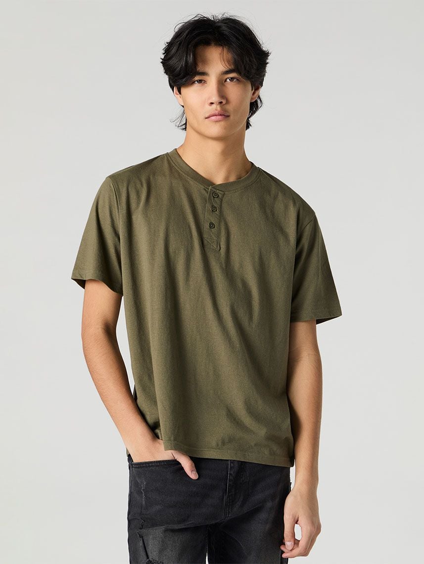 טי-שירט כפתורים