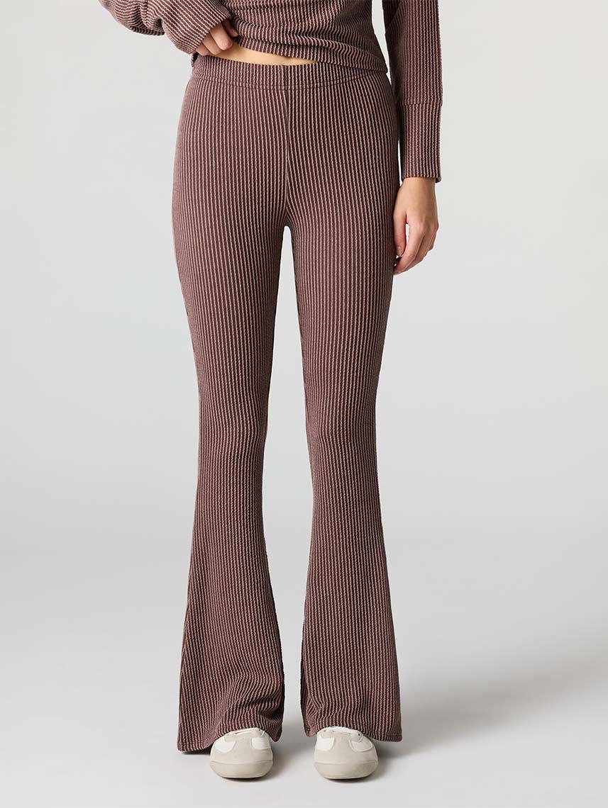 מכנסי סריג מתרחבים