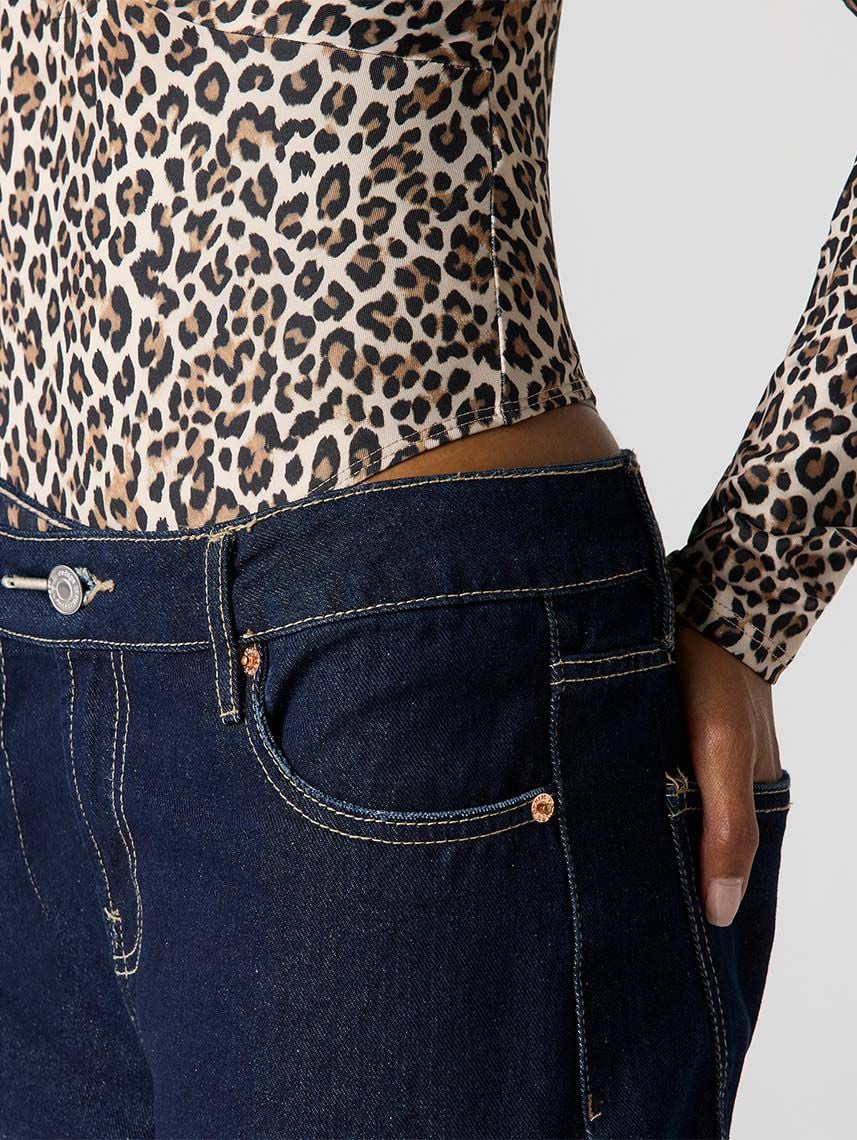 בגד גוף V ארוך