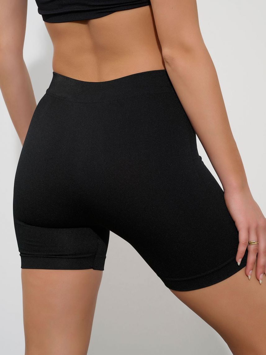 מכנסונים קצרים