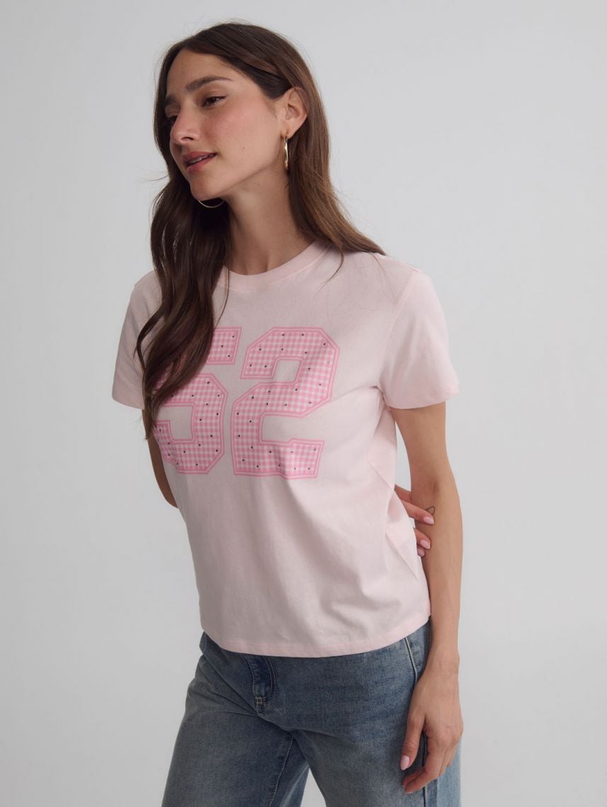 טי-שירט מעוטרת אבנים נוצצות