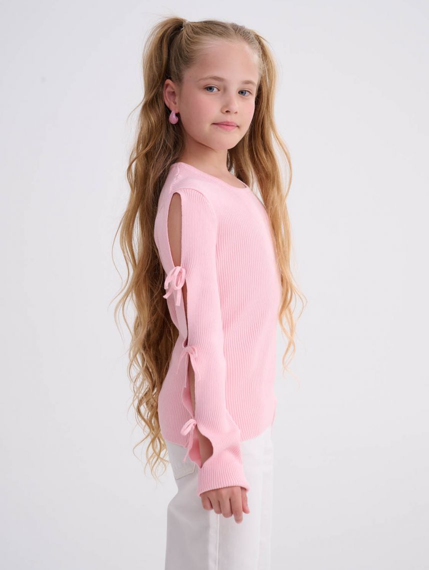 סריג עם פפיונים בשרוולים