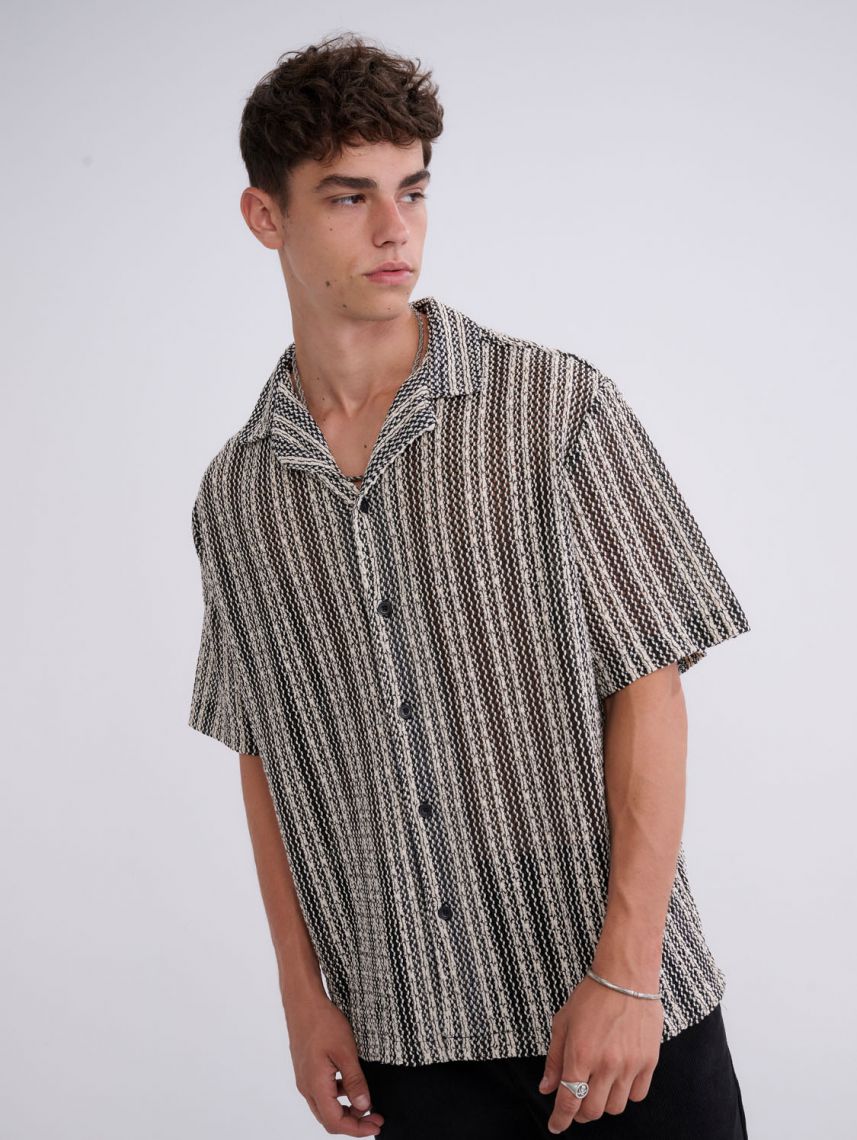 מכופתרת פסים עם טקסטורה